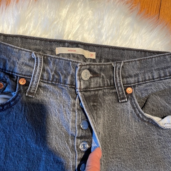 Levi’s Wedgie Button Fly Jeans - Picture 3 of 10
